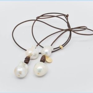Perle by Lola - Bolo Necklace - Freshwater Pearls